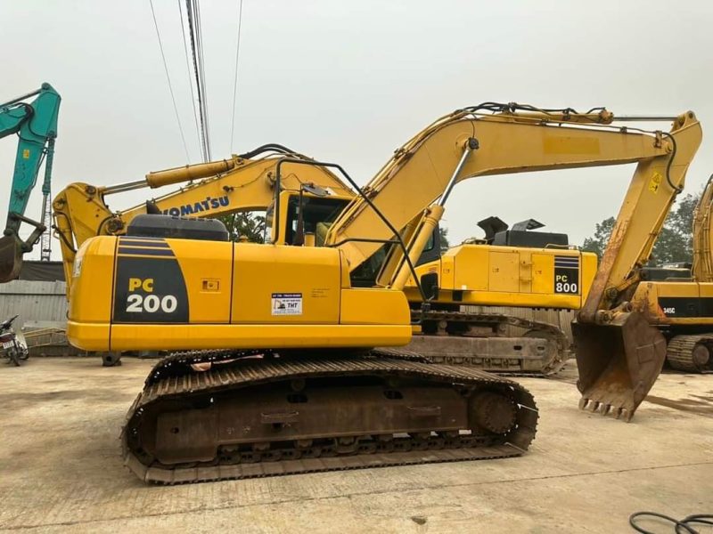 Bán Xe Múc Bánh Xích Komatsu 200-8 Đời 2012 Nhập Nhật Xe Chất Giá Rẻ