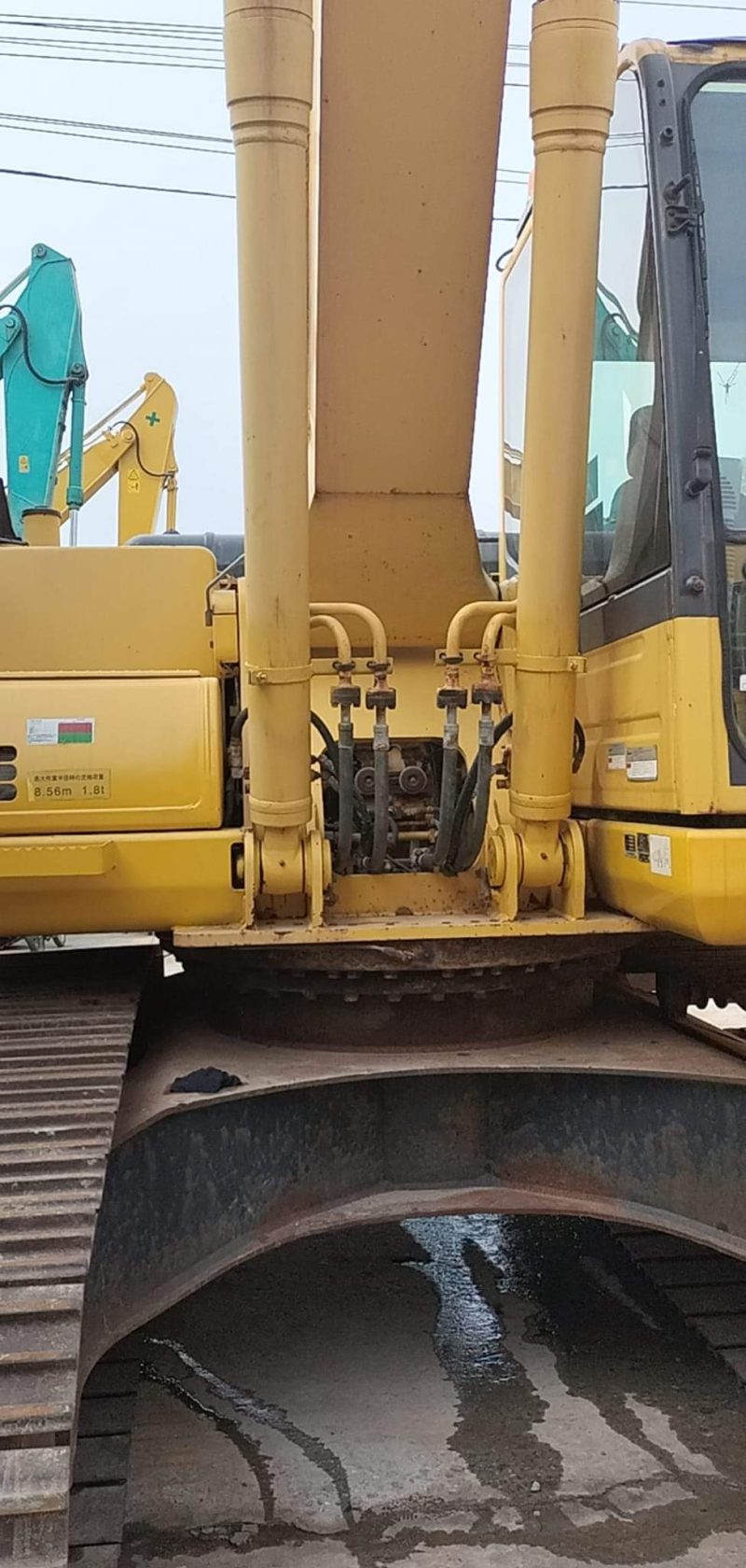 Bán Xe Múc Bánh Xích Komatsu 200-8 Đời 2012 Nhập Nhật Xe Chất Giá Rẻ