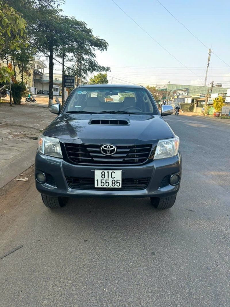 Bán Con Xe Bán Tải Toyota Hilux G Đời 2011 Số MT 2 Cầu Đủ Máy Dầu Xe Zin Chất Giá Rẻ.