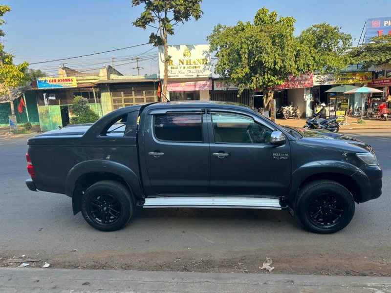 Bán Con Xe Bán Tải Toyota Hilux G Đời 2011 Số MT 2 Cầu Đủ Máy Dầu Xe Zin Chất Giá Rẻ.