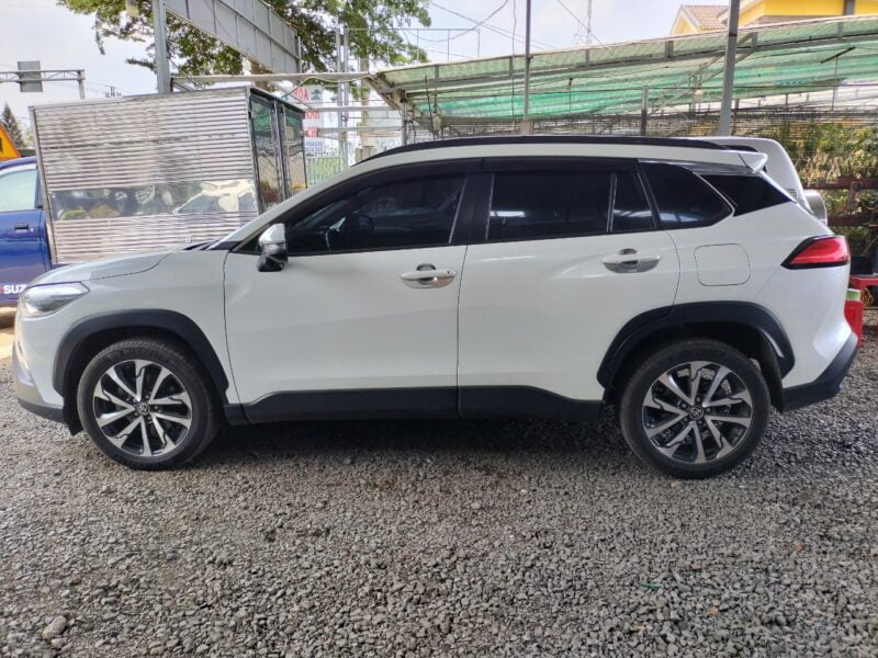 Toyota Cross Corolla 2020 trang bị đầy đủ đồ chơi - Xe chất miễn bàn